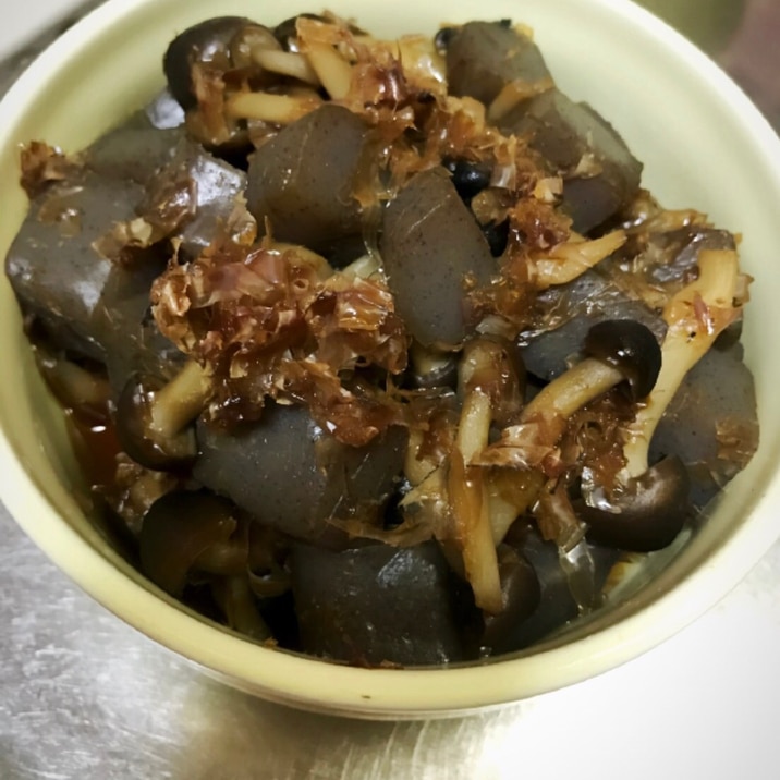 ダイエットにも こんにゃくとしめじの甘辛おかか煮 レシピ 作り方 By あいおうじ 楽天レシピ